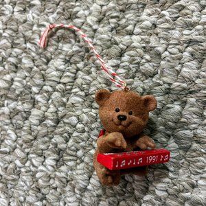 Hallmark Keepsake "Notes of Cheer" handcrafted ornament